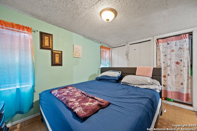 Listing photo id 34 for 699 Floral Avenue