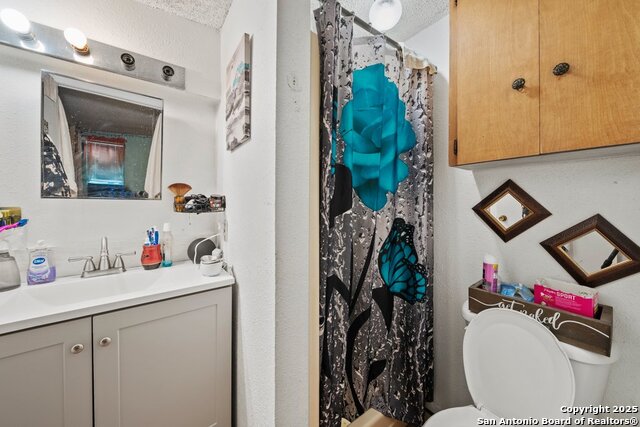 Listing photo id 35 for 699 Floral Avenue