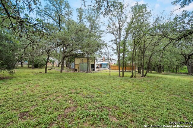 Listing photo id 36 for 699 Floral Avenue