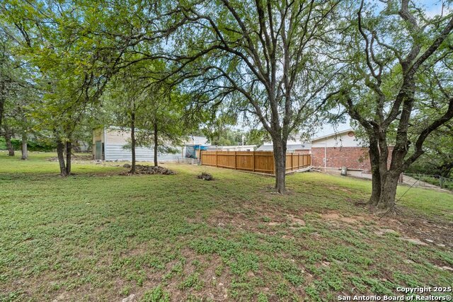 Listing photo id 37 for 699 Floral Avenue