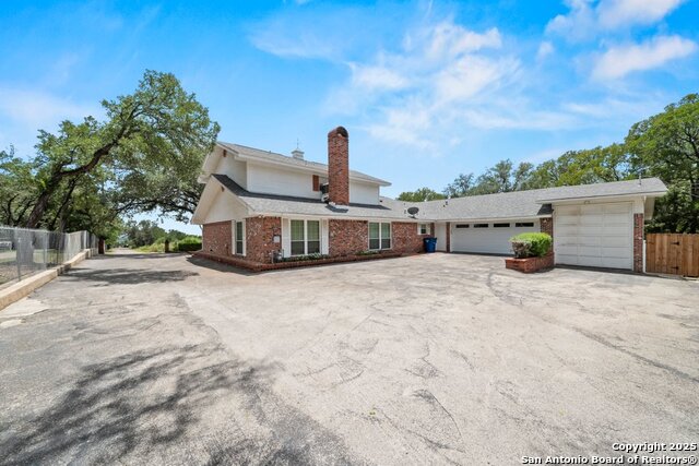 Listing photo id 41 for 699 Floral Avenue