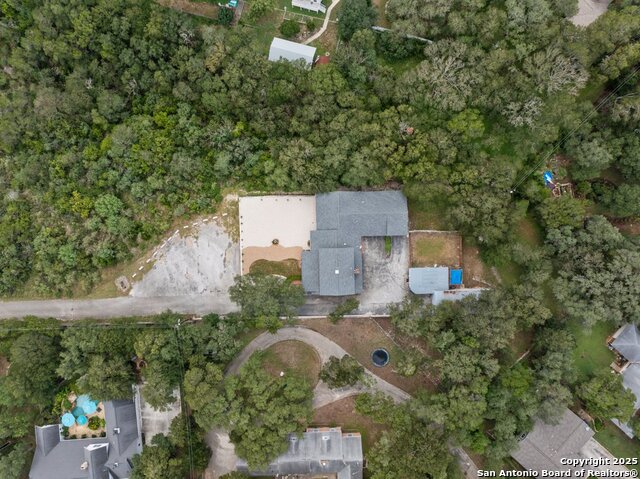 Listing photo id 43 for 699 Floral Avenue