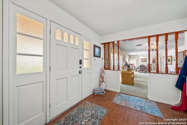 Listing photo id 4 for 699 Floral Avenue