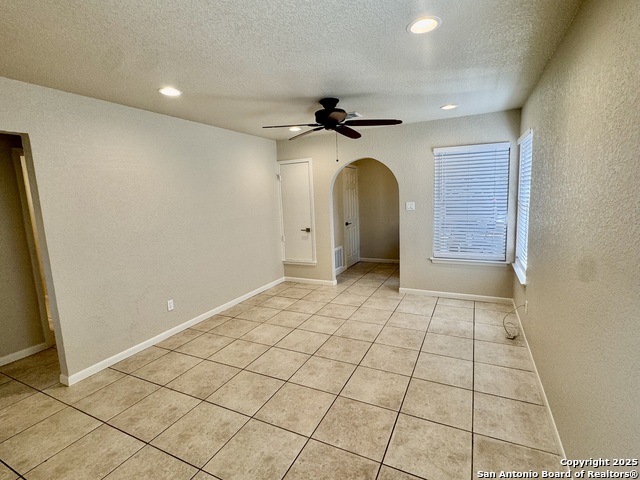 Image 4 of 30 For 740 Rosewood