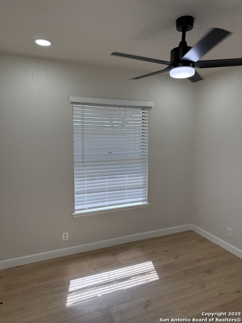 Image 16 of 31 For 4506 Amistad