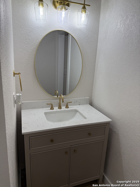 Image 17 of 31 For 4506 Amistad