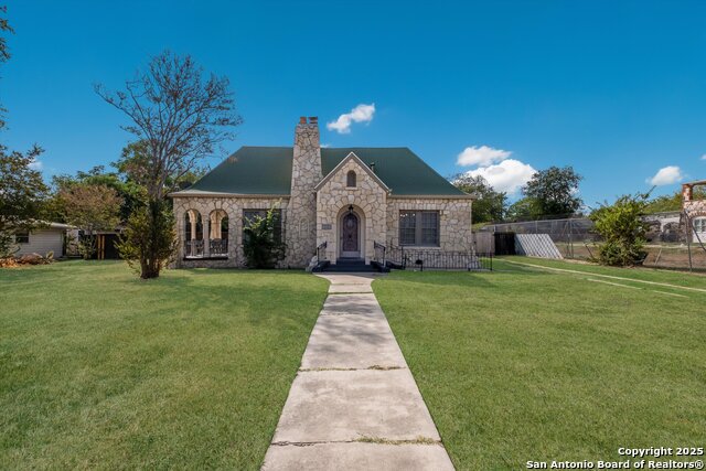 Details for 220 Greenlawn Dr, San Antonio, TX 78201