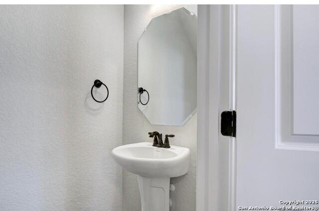 Image 10 of 11 For 10340 Lynwood Crk 102