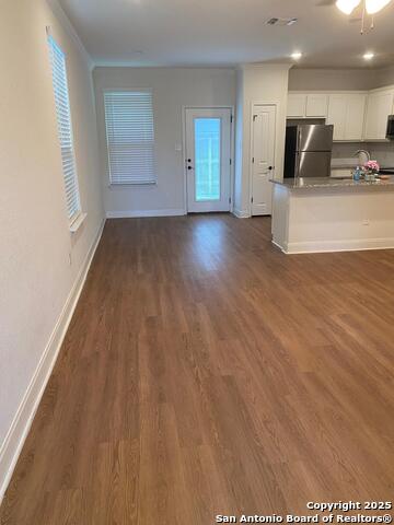 Image 9 of 11 For 10340 Lynwood Crk 102