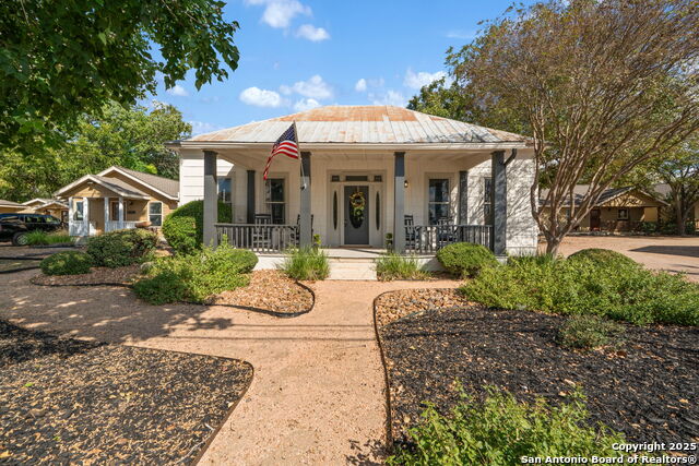 Listing photo id 8 for 920 Blanco E