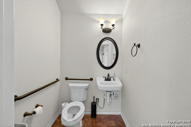 Listing photo id 14 for 920 Blanco E