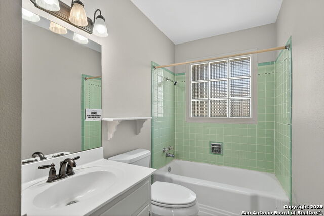 Listing photo id 16 for 920 Blanco E