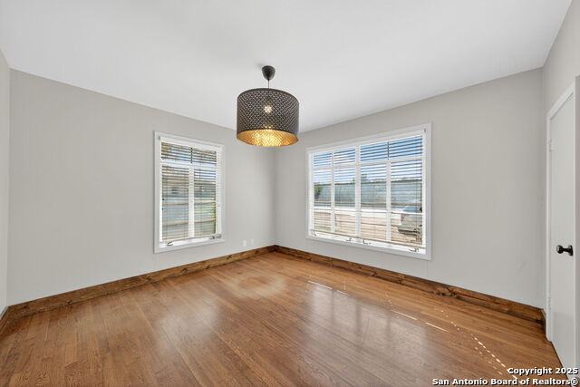 Listing photo id 18 for 920 Blanco E