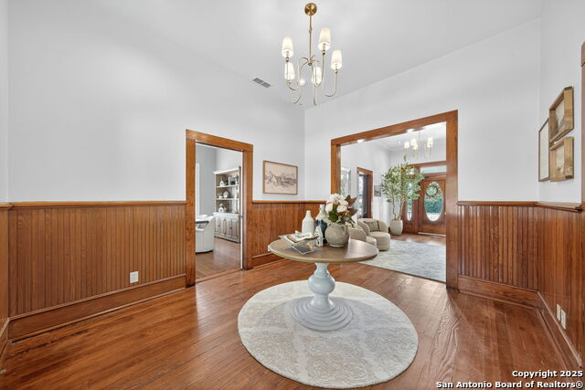 Listing photo id 22 for 920 Blanco E