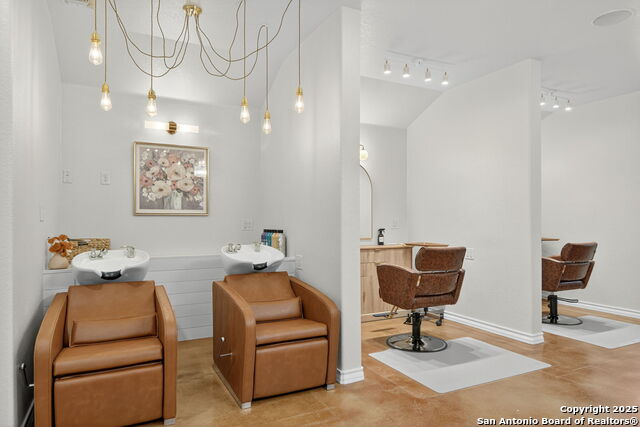 Listing photo id 26 for 920 Blanco E