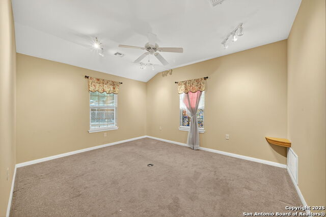 Listing photo id 34 for 920 Blanco E