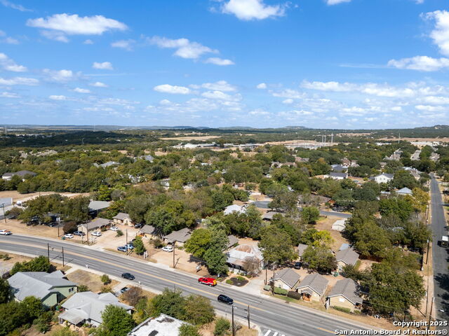 Listing photo id 39 for 920 Blanco E