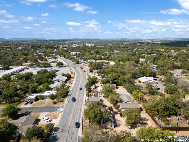 Listing photo id 40 for 920 Blanco E