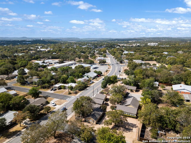 Listing photo id 41 for 920 Blanco E