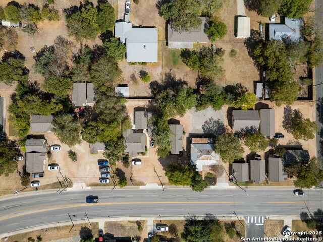 Listing photo id 44 for 920 Blanco E