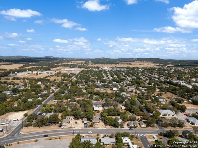 Listing photo id 47 for 920 Blanco E