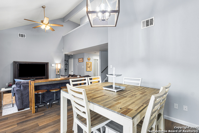 Listing photo id 8 for 5617 Timber Rain