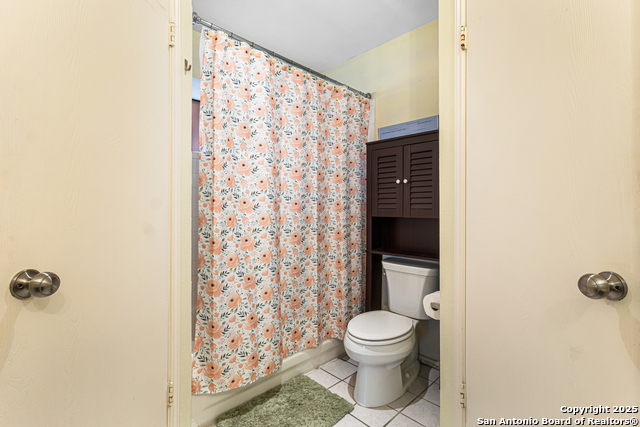 Listing photo id 15 for 5617 Timber Rain