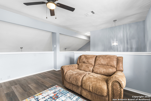 Listing photo id 16 for 5617 Timber Rain