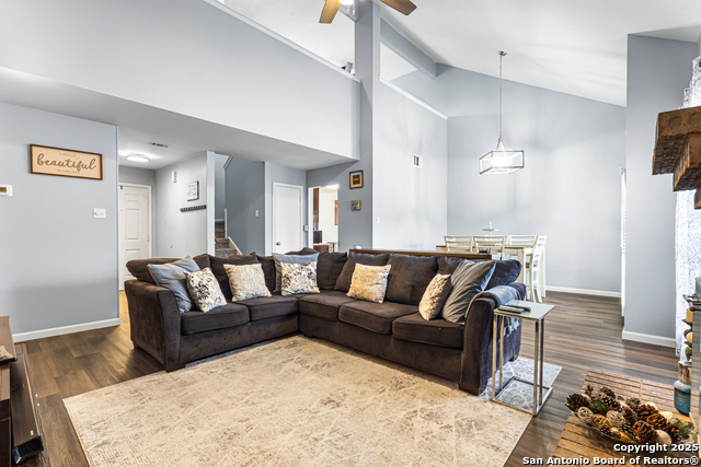 Listing photo id 5 for 5617 Timber Rain