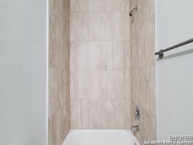 Image 16 of 32 For 16926 Spirit Brook  2