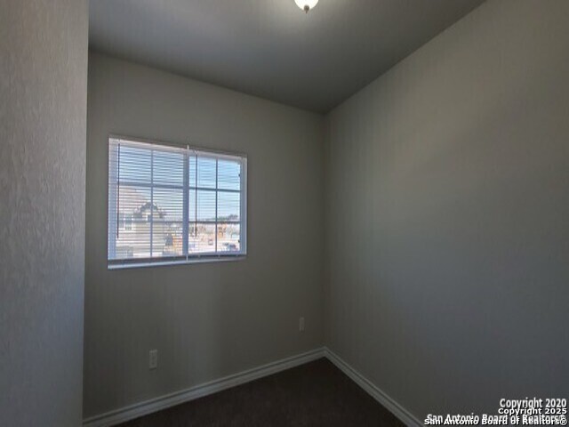 Image 23 of 32 For 16926 Spirit Brook  2