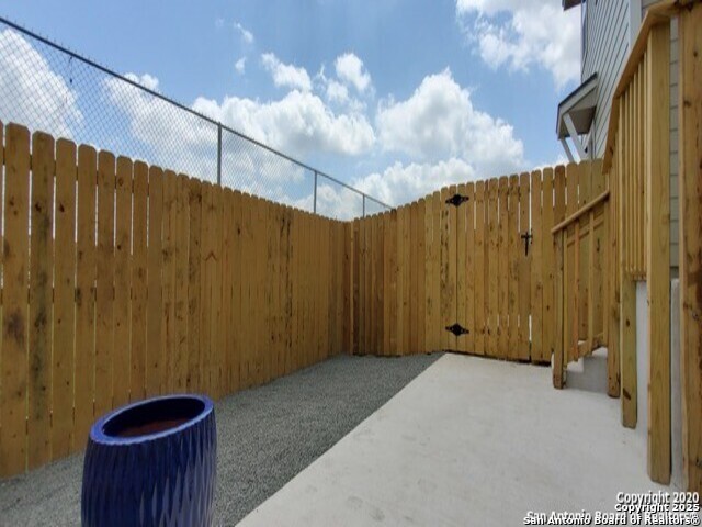 Image 27 of 32 For 16926 Spirit Brook  2