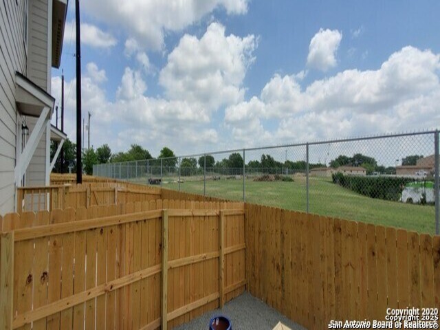 Image 30 of 32 For 16926 Spirit Brook  2