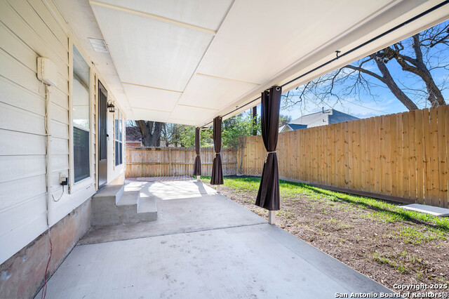 Image 29 of 42 For 963 River Rock