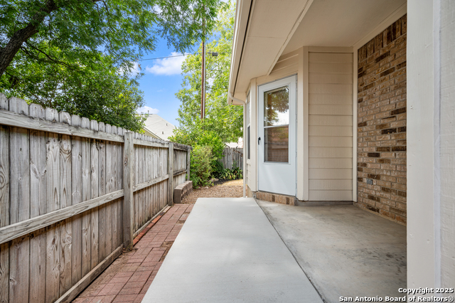 Image 31 of 42 For 963 River Rock