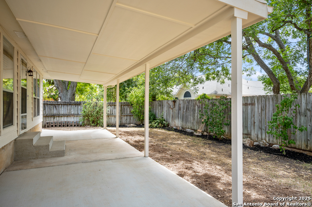 Image 34 of 42 For 963 River Rock