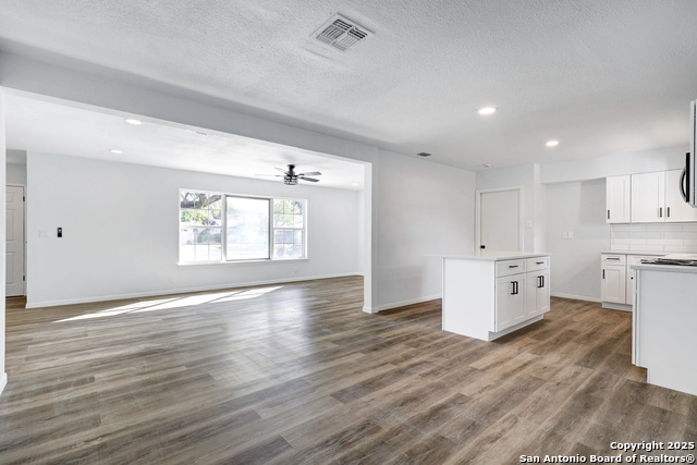 Image 11 of 33 For 5035 Wycliff