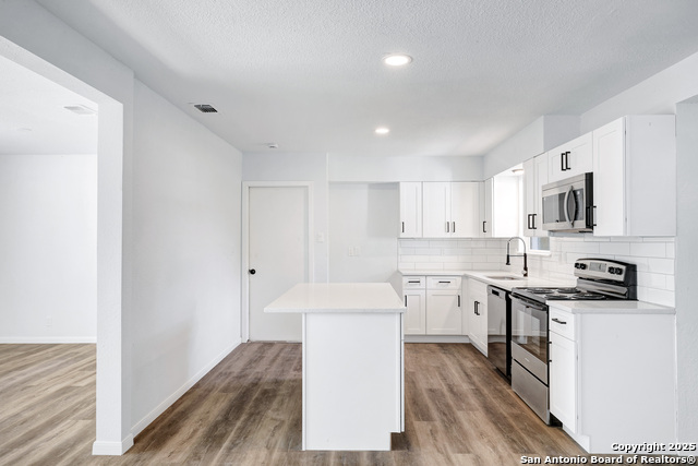 Image 13 of 33 For 5035 Wycliff