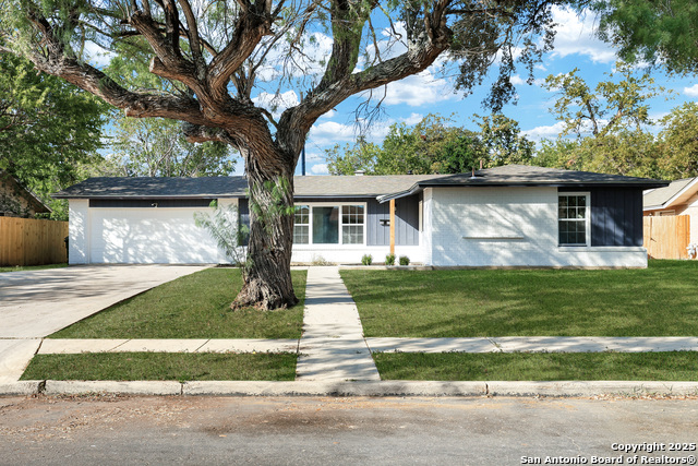 Image 2 of 33 For 5035 Wycliff