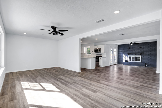 Image 5 of 33 For 5035 Wycliff