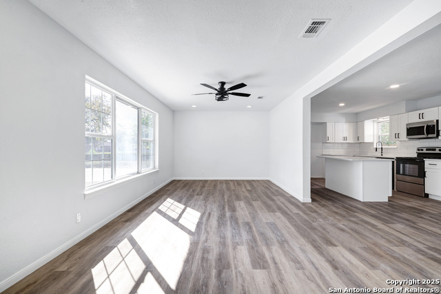 Image 6 of 33 For 5035 Wycliff