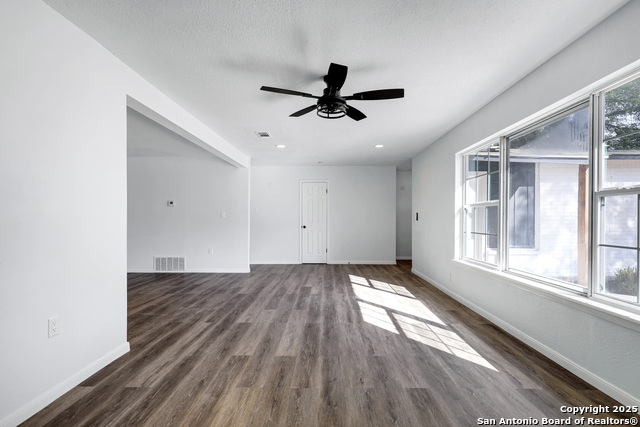 Image 8 of 33 For 5035 Wycliff