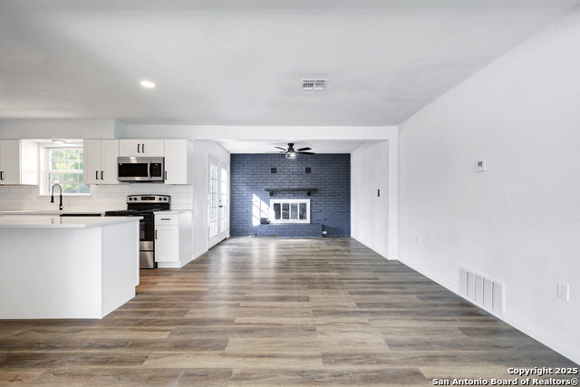 Image 9 of 33 For 5035 Wycliff