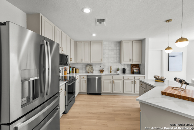 Image 12 of 46 For 2414 Melrose Canyon