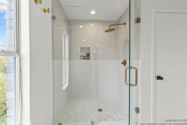 Image 2 of 46 For 2414 Melrose Canyon