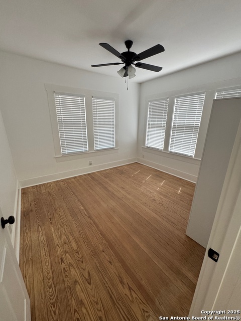 Listing photo id 10 for 1321 Muncey  