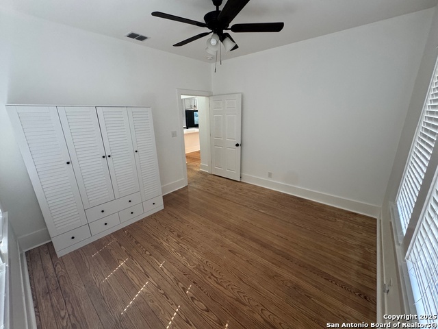 Listing photo id 11 for 1321 Muncey  