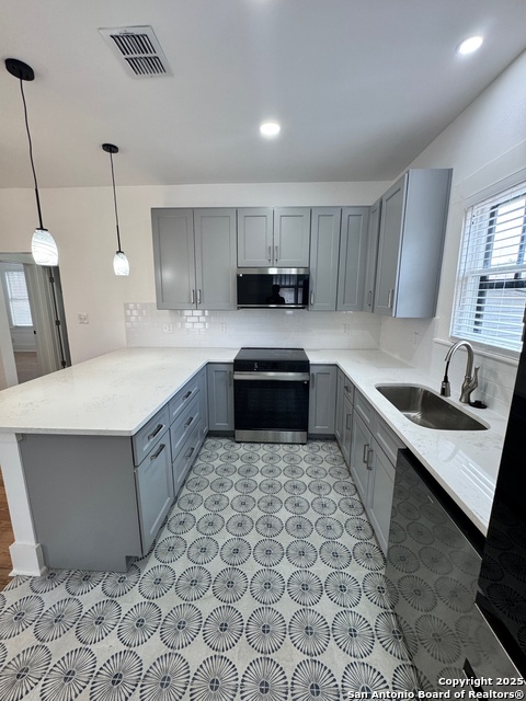 Listing photo id 17 for 1321 Muncey  