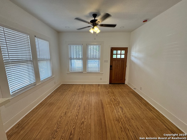 Listing photo id 7 for 1321 Muncey  