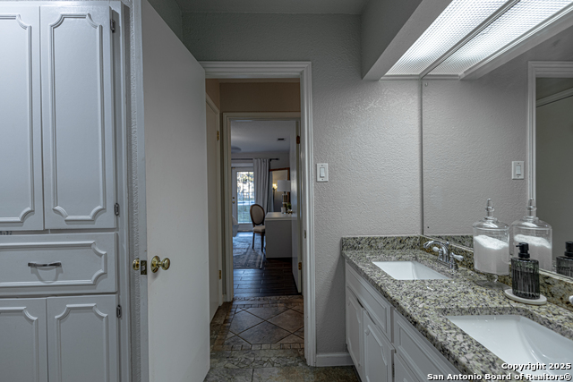 Image 32 of 45 For 15130 Mission Oaks